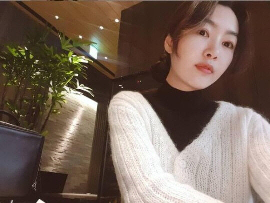 배우 배정화가 지난해 김정현 감독과 결혼했다.  배정화 SNS 캡처